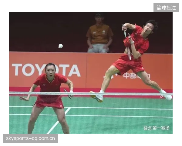 羽毛球极致勾对角制胜：掌握致胜技巧，开启你的冠军之路